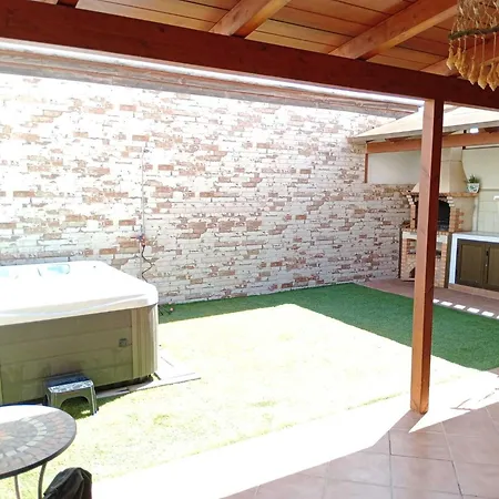 Al Alba Chill House * קורלחו